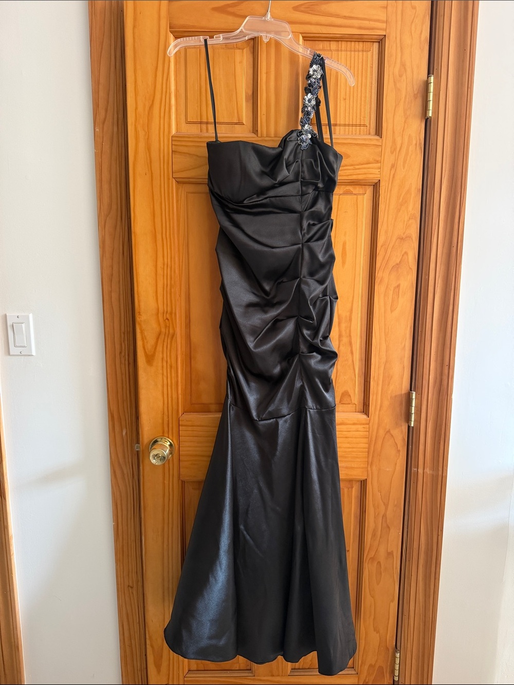 Blondie Nites Black One-Shoulder Evening Gown with Embellished Strap